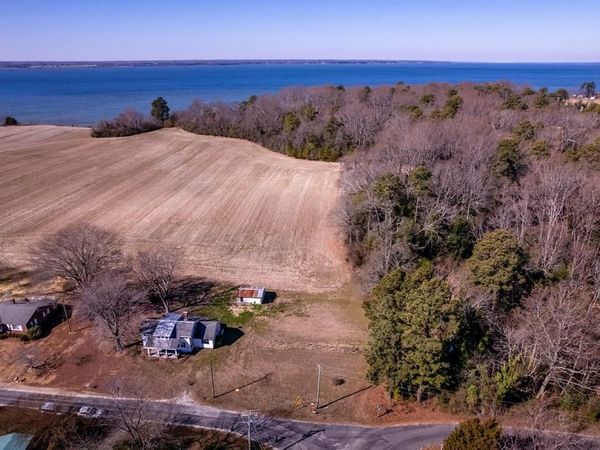 18 Courtney Road, LANCASTER, VA 22503