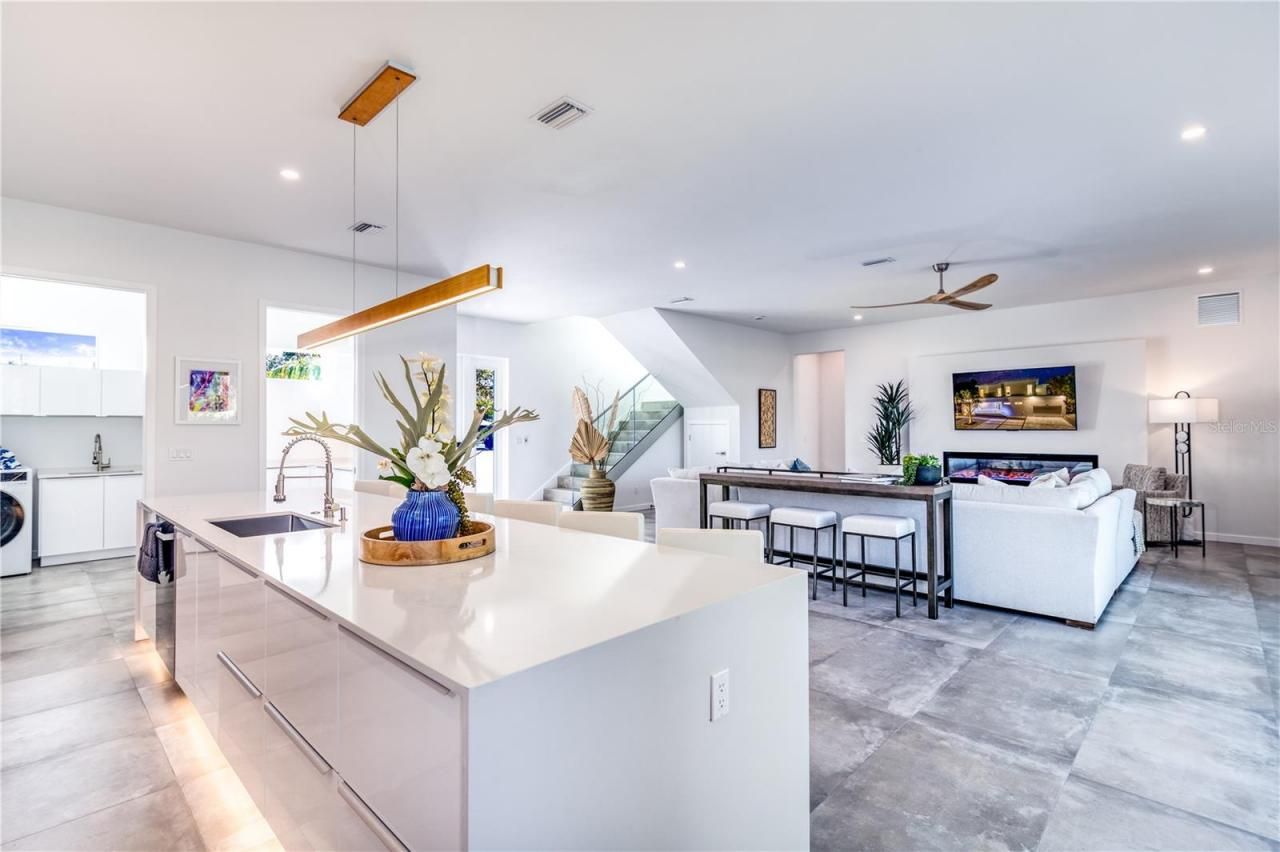 2585 Clematis Street, Sarasota, FL 34239 Photo