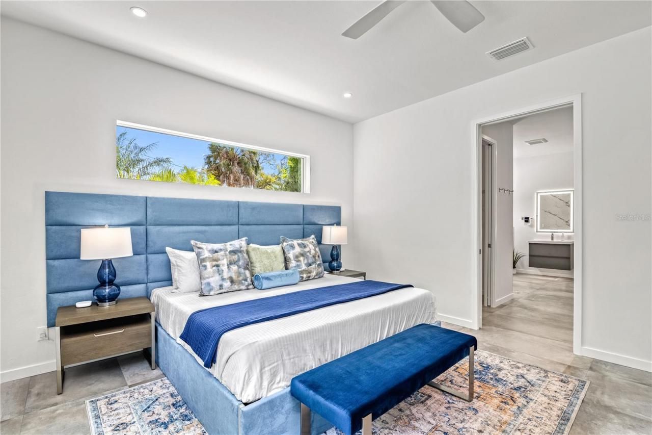 2327 Hillview Street, Sarasota, FL 34239 Photo