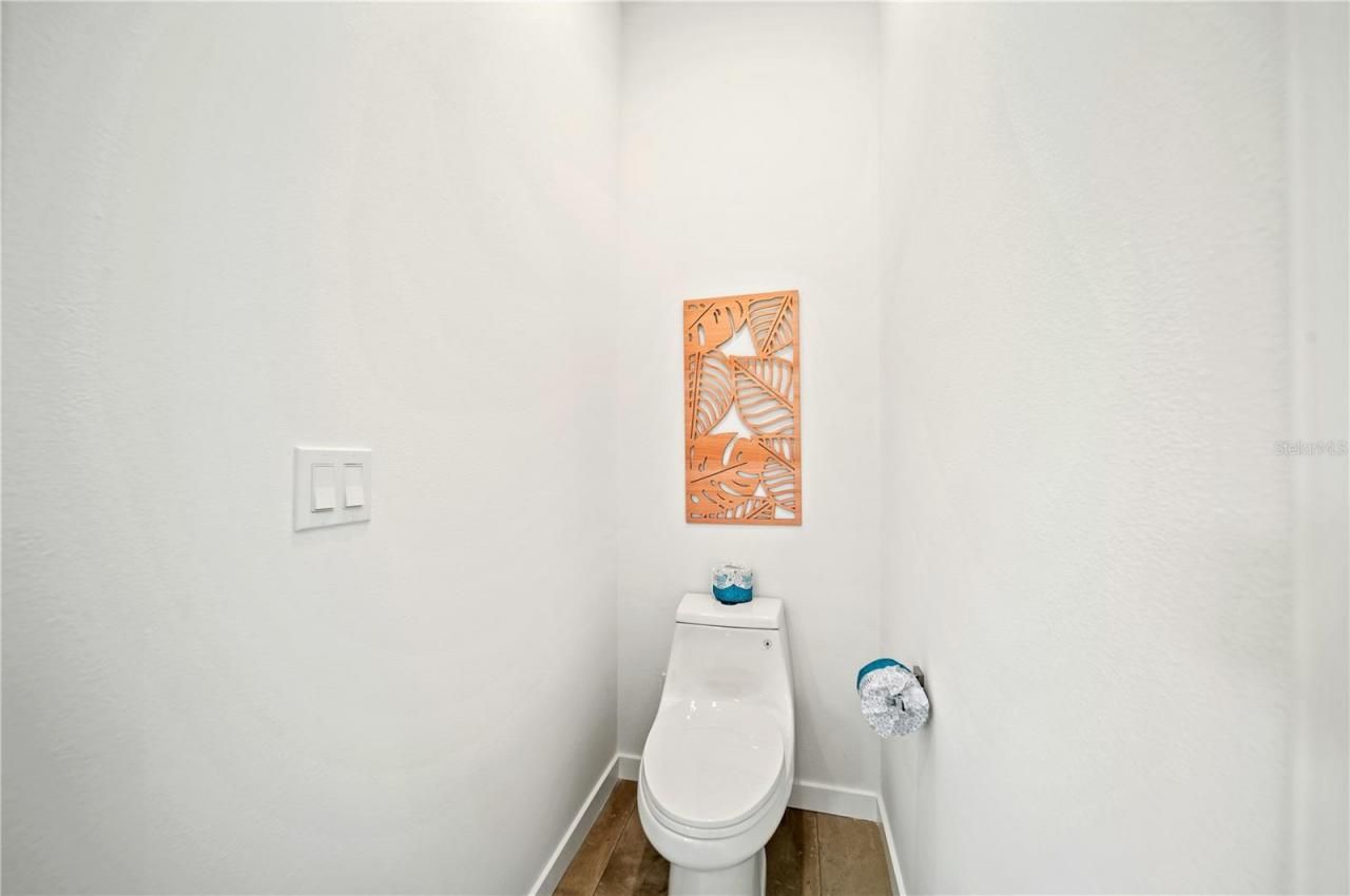 2327 Hillview Street, Sarasota, FL 34239 Photo