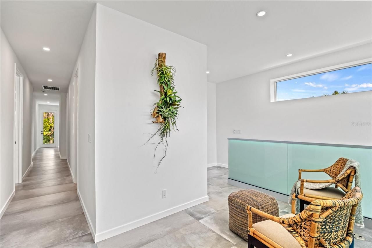 2327 Hillview Street, Sarasota, FL 34239 Photo