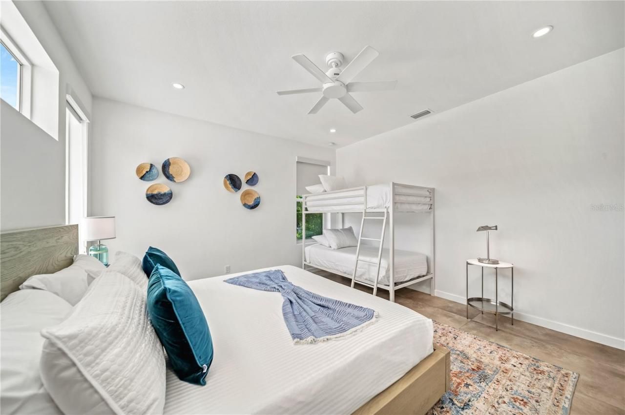 2327 Hillview Street, Sarasota, FL 34239 Photo