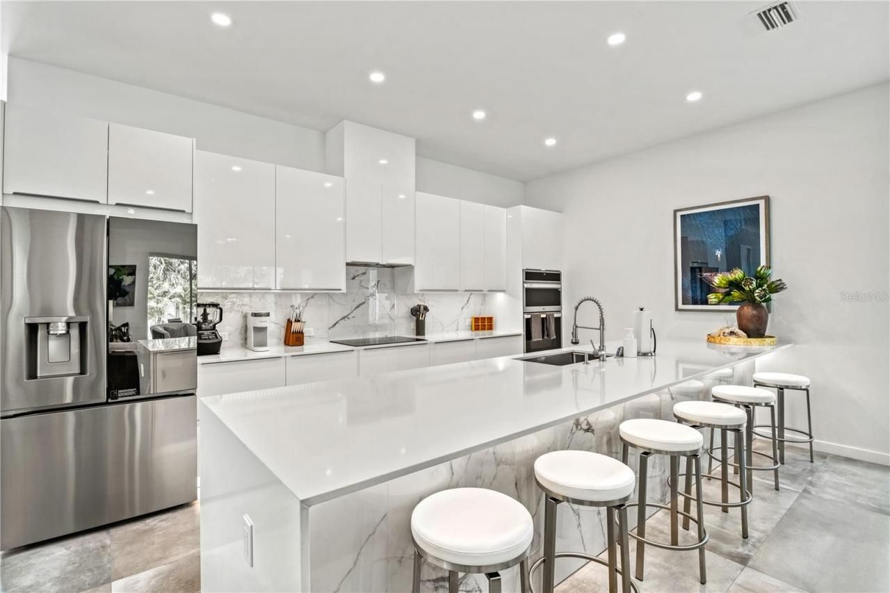 2327 Hillview Street, Sarasota, FL 34239 Photo