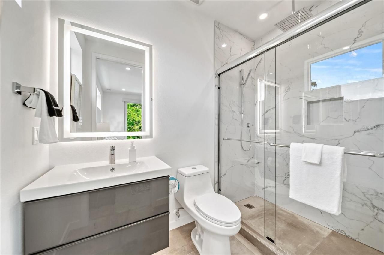 2327 Hillview Street, Sarasota, FL 34239 Photo