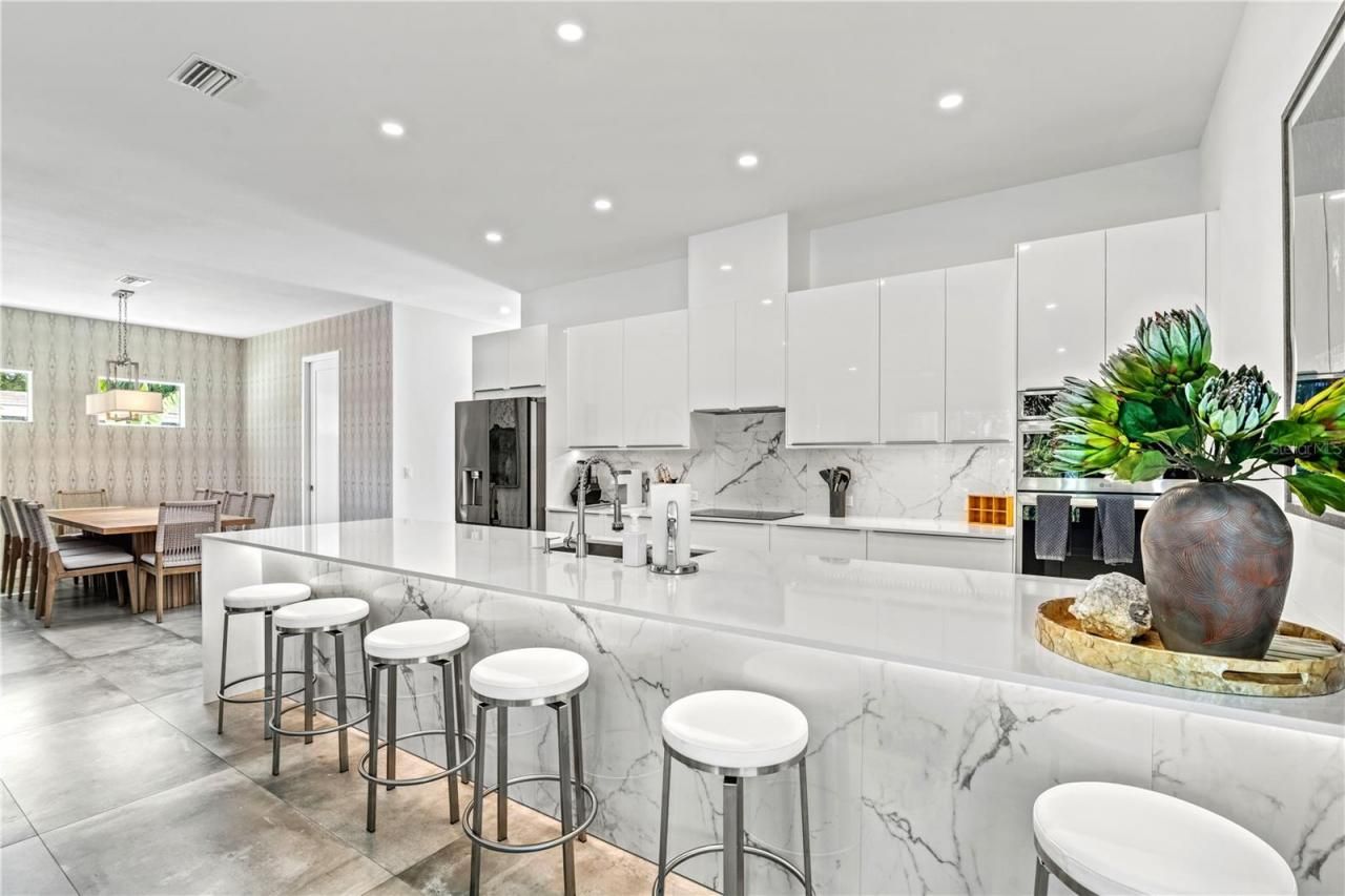 2327 Hillview Street, Sarasota, FL 34239 Photo