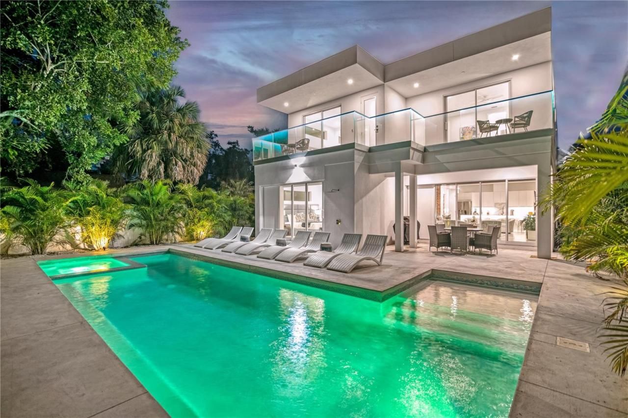 2327 Hillview Street, Sarasota, FL 34239 Photo