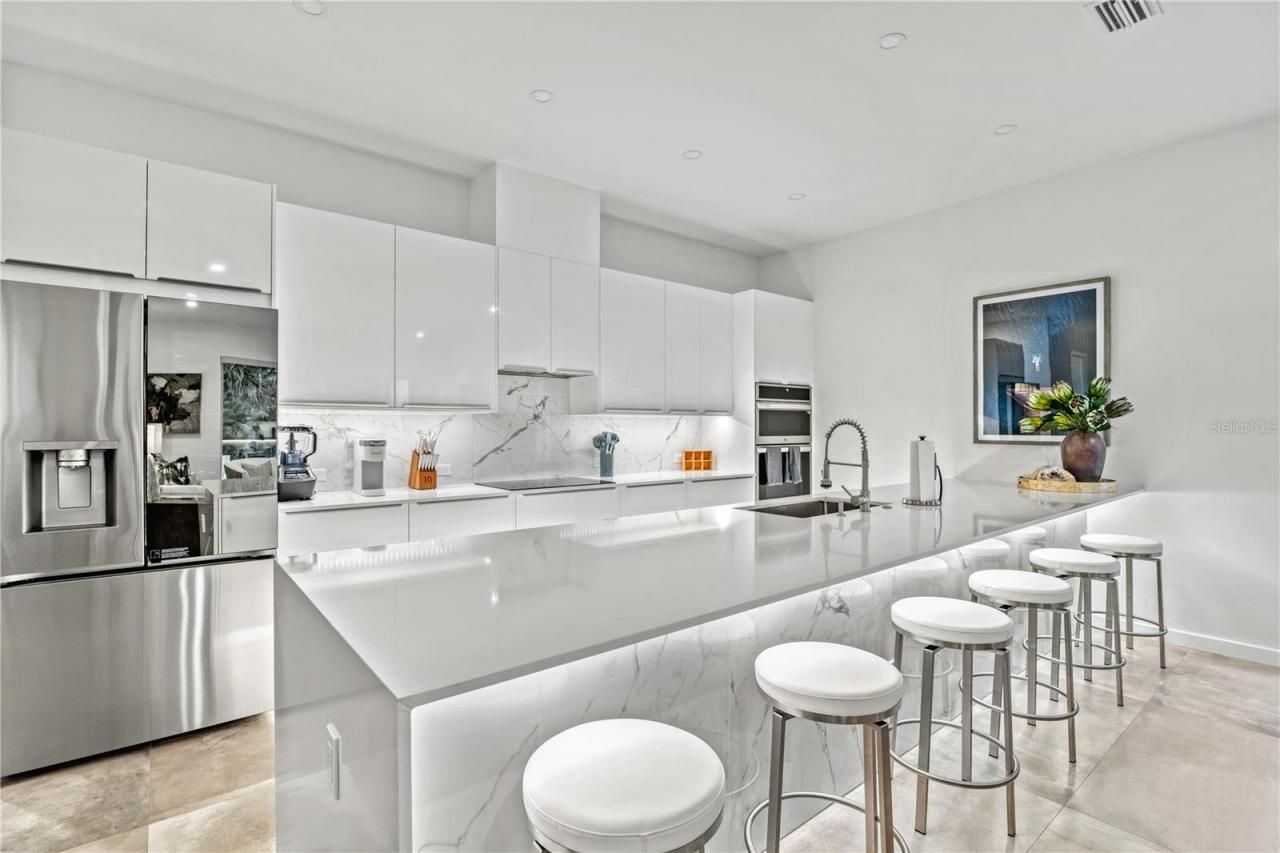 2327 Hillview Street, Sarasota, FL 34239 Photo