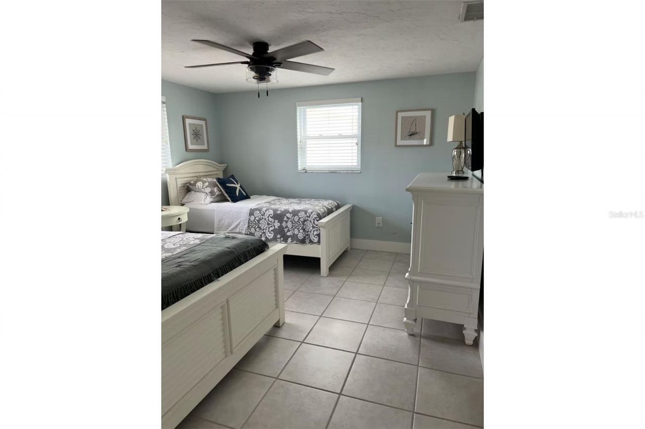 345 Avenida Leona, Sarasota, FL 34242 Photo