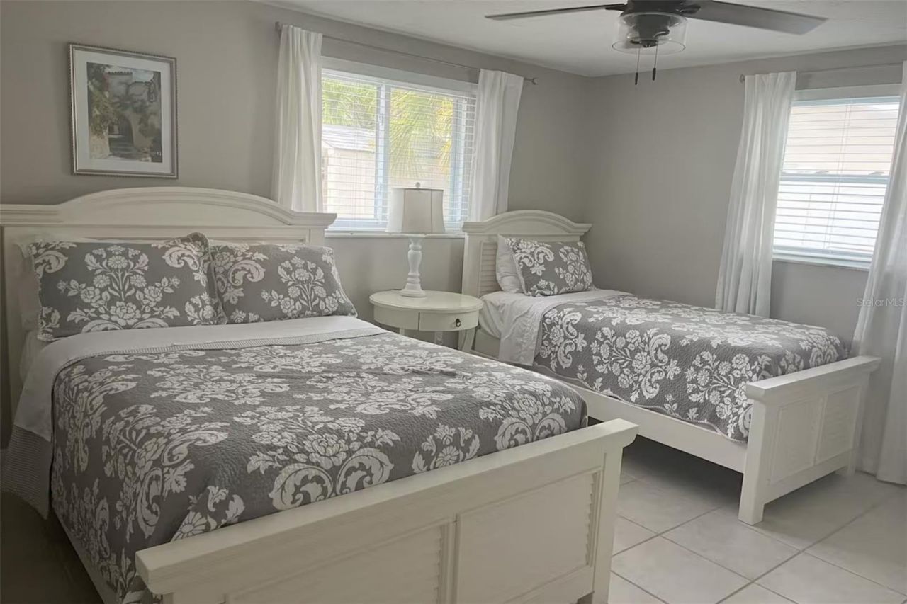 345 Avenida Leona, Sarasota, FL 34242 Photo