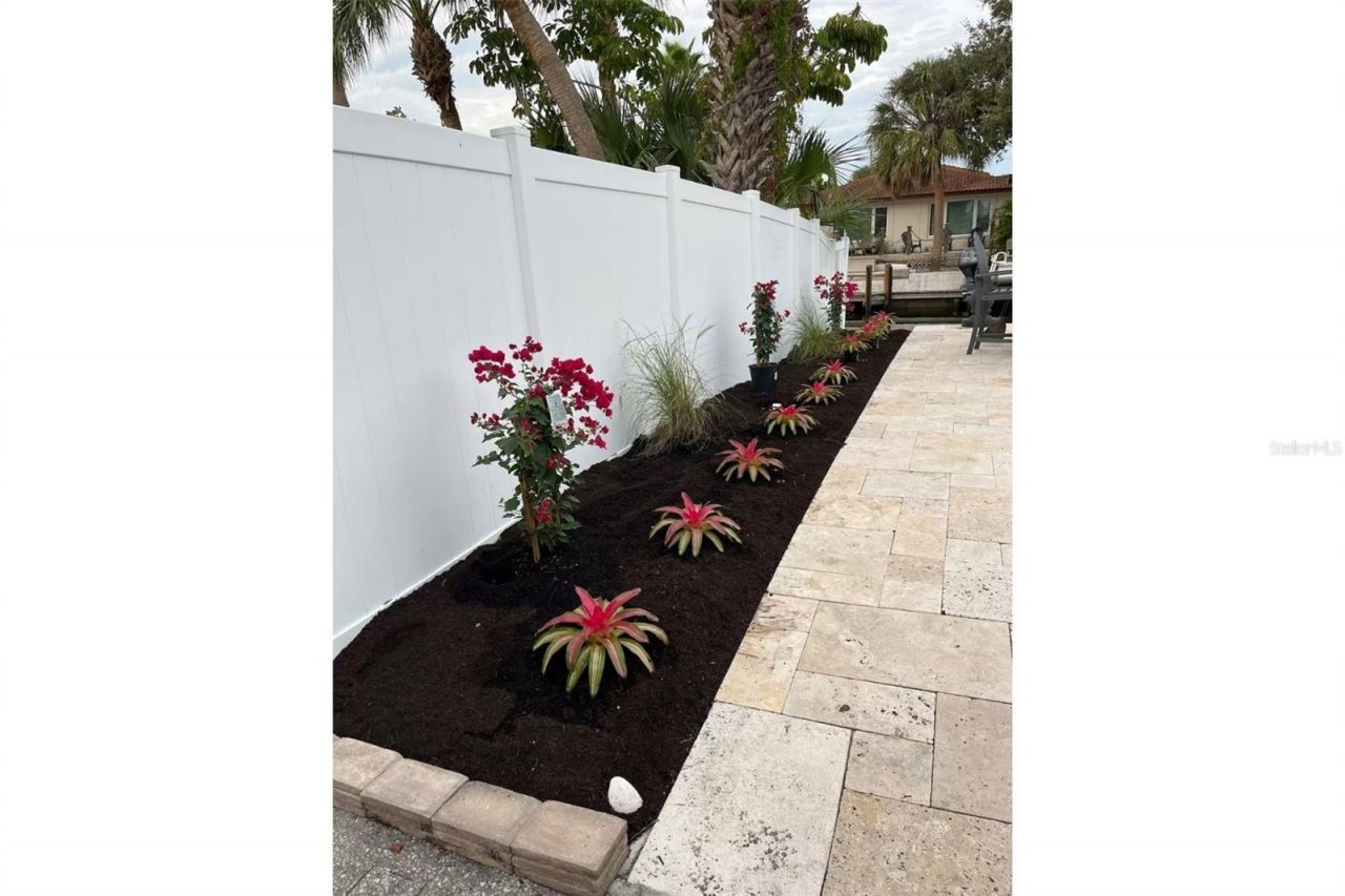 345 Avenida Leona, Sarasota, FL 34242 Photo