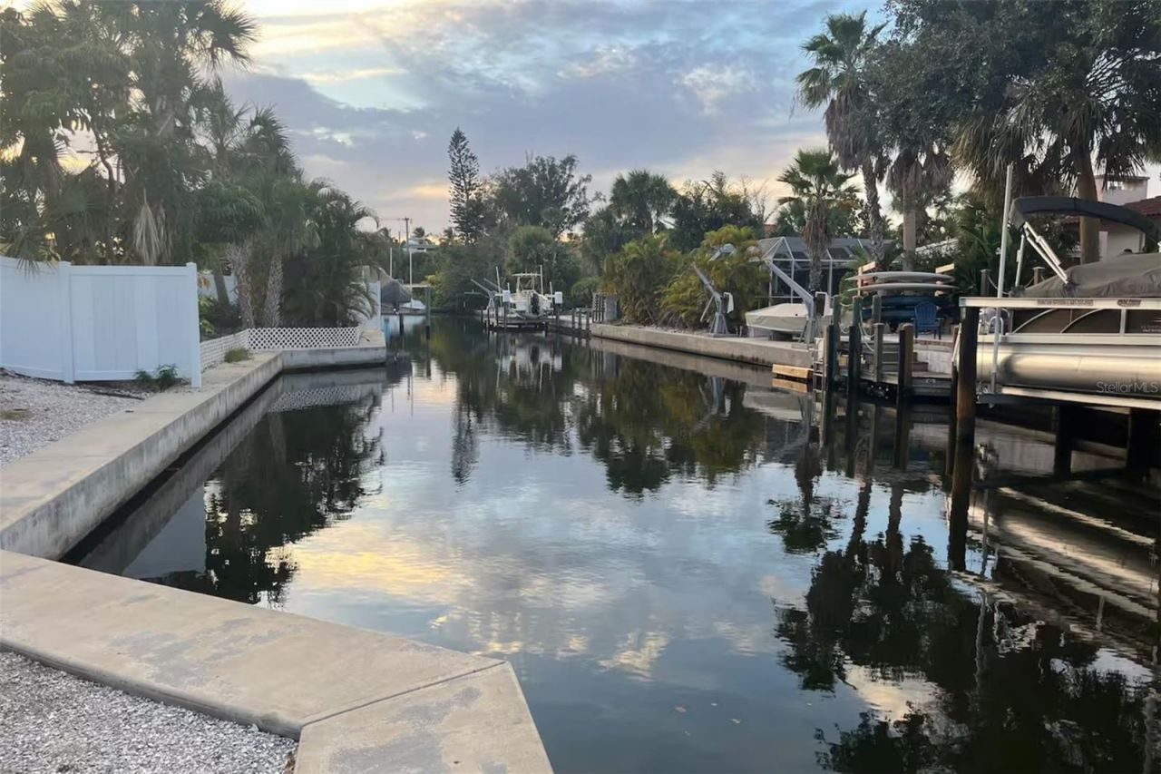 345 Avenida Leona, Sarasota, FL 34242 Photo