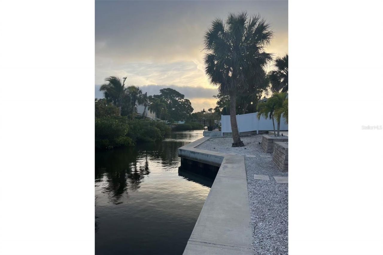 345 Avenida Leona, Sarasota, FL 34242 Photo