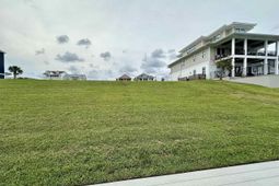 469 Harbour View Dr. photo 4