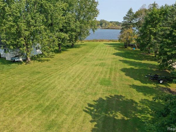 000 E M-36, Hamburg Twp, MI 48139