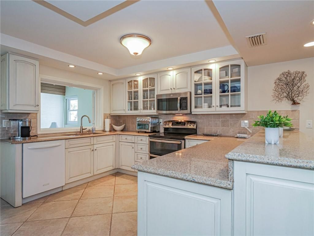 8416 Oceanside Drive, Unit F11, Vero Beach, FL 32963 Photo