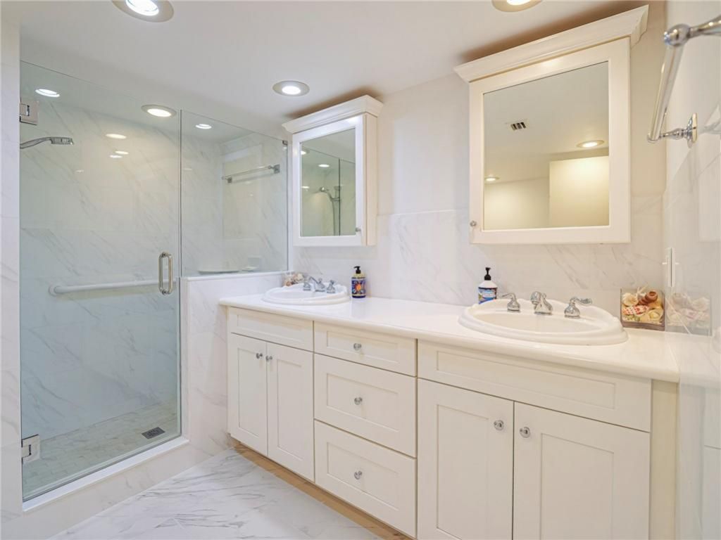 8416 Oceanside Drive, Unit F11, Vero Beach, FL 32963 Photo