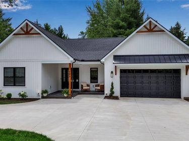 174 Muegel Road, East Amherst, NY 14051