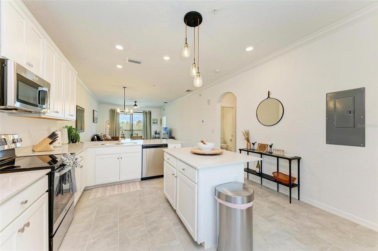 18114 Gawthrop Drive, Unit 403, Bradenton, FL 34211 Photo