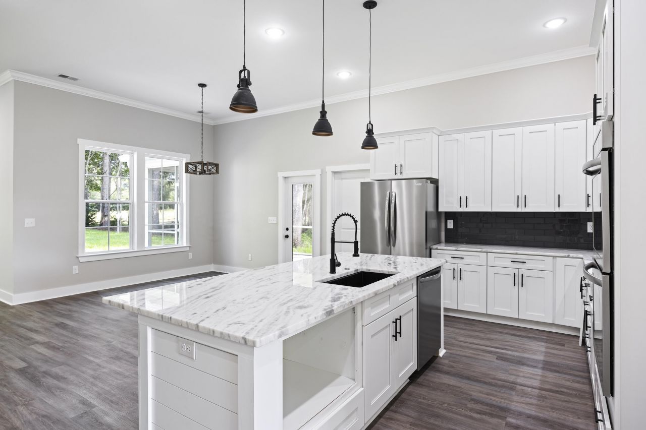 621 Plantation Drive Photo 22