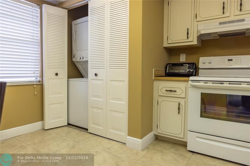 7680 NW 18th Street, Unit 406, Margate, FL 33063 Photo