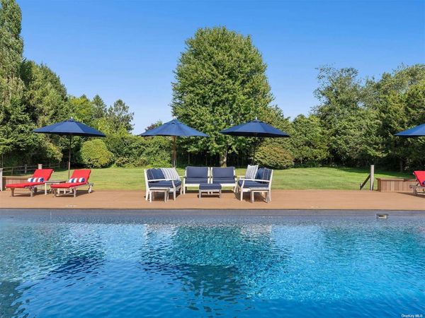 43 Robin Drive, Bridgehampton, NY 11932