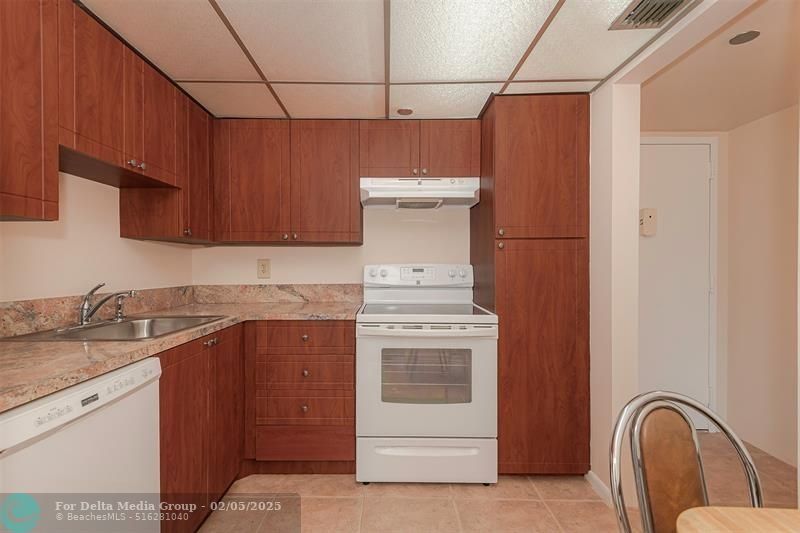 1000 Saint Charles Place, Unit 220, Pembroke Pines, FL 33026 Photo