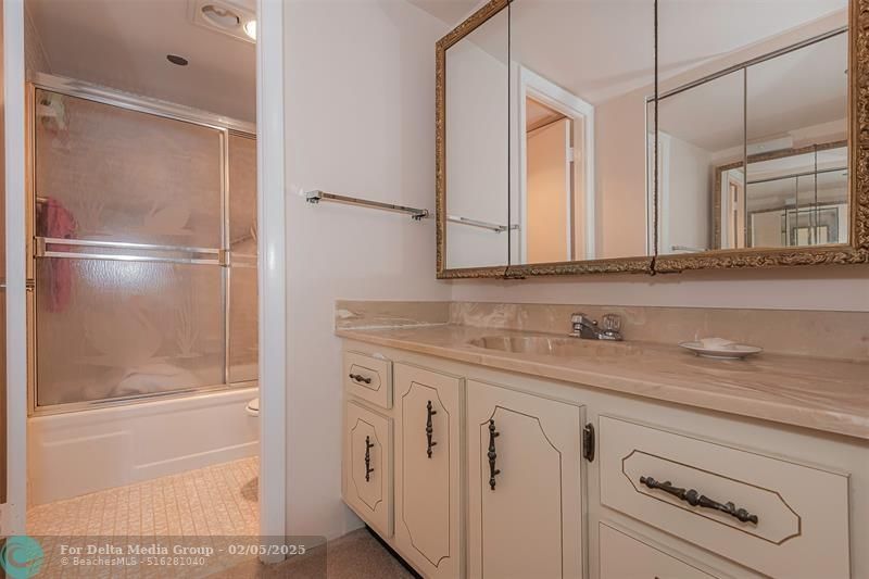 1000 Saint Charles Place, Unit 220, Pembroke Pines, FL 33026 Photo