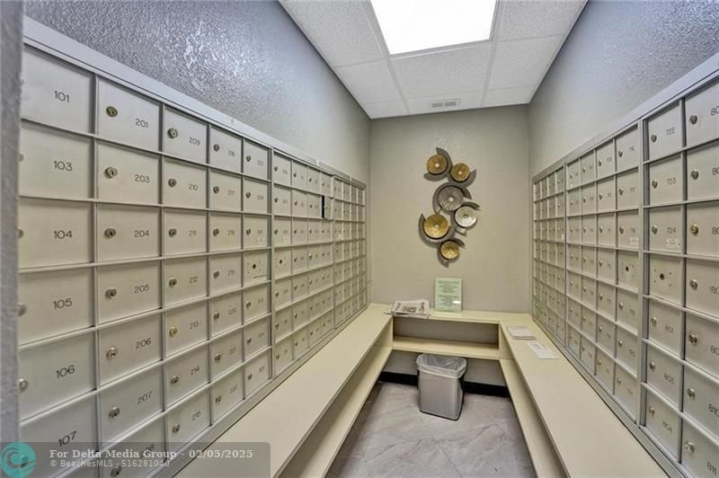 1000 Saint Charles Place, Unit 220, Pembroke Pines, FL 33026 Photo