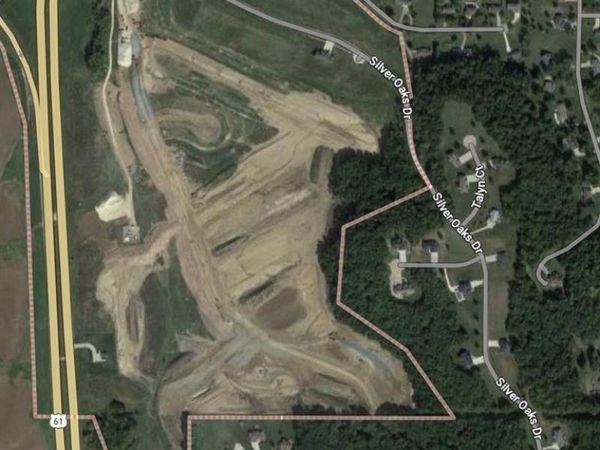 8293 Elmwood Drive, Dubuque, IA 52003