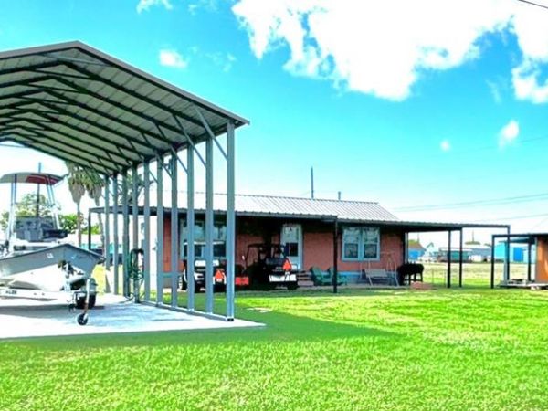 101 N 13th Street, Seadrift, TX 77983