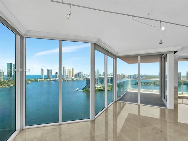 3370 Hidden Bay Dr, Unit 2708, Aventura, FL 33180