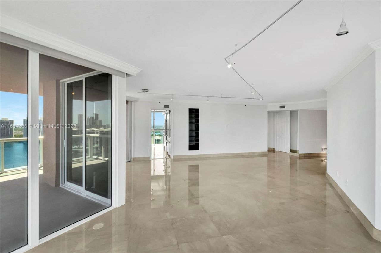 3370 Hidden Bay Dr, Unit 2708, Aventura, FL 33180 Photo