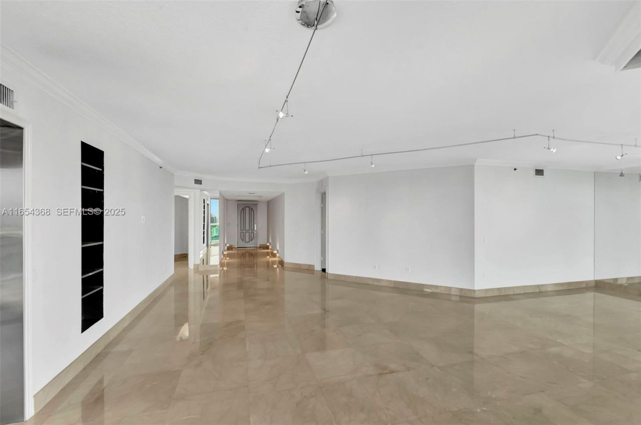 3370 Hidden Bay Dr, Unit 2708, Aventura, FL 33180 Photo