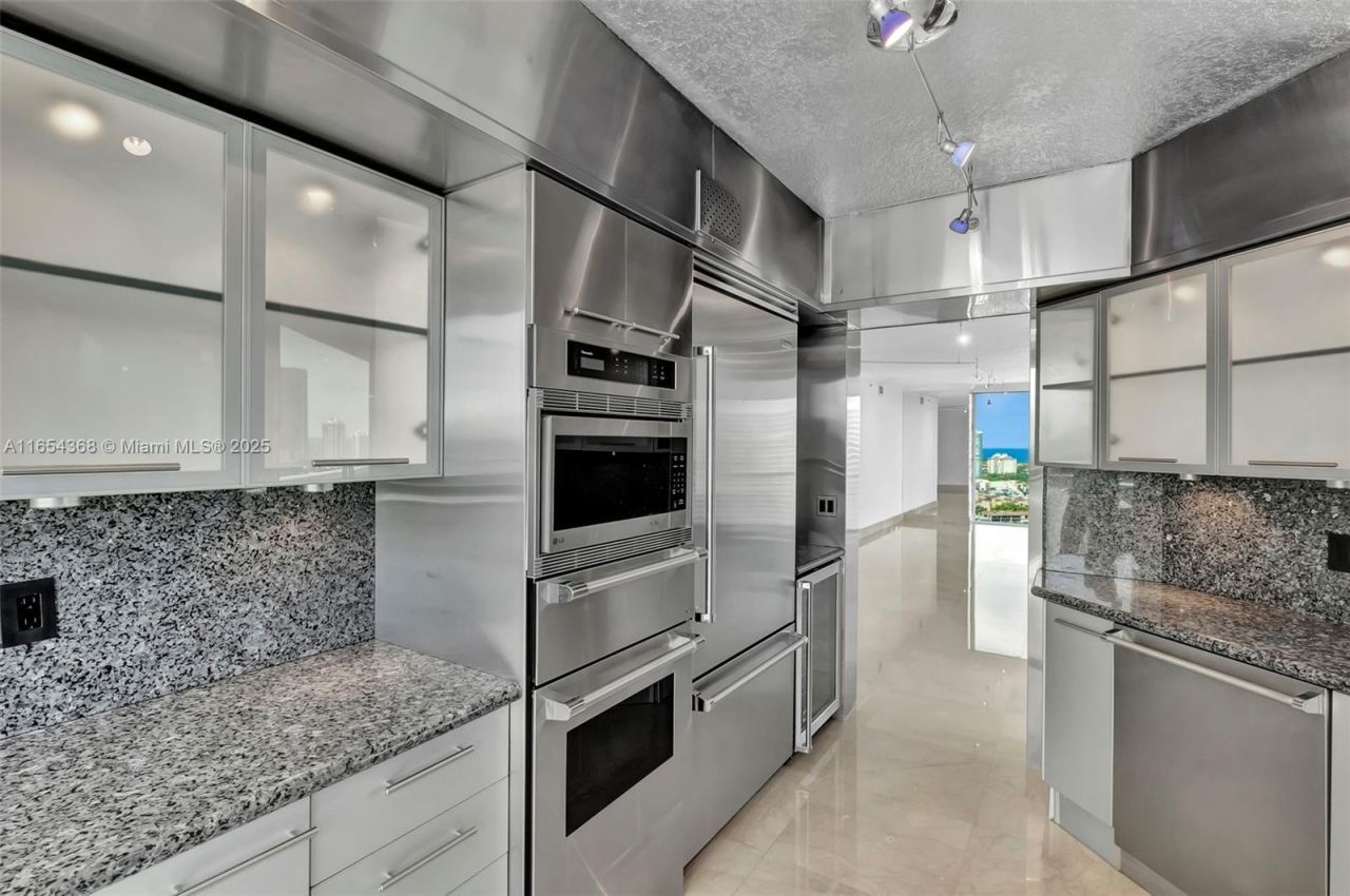 3370 Hidden Bay Dr, Unit 2708, Aventura, FL 33180 Photo