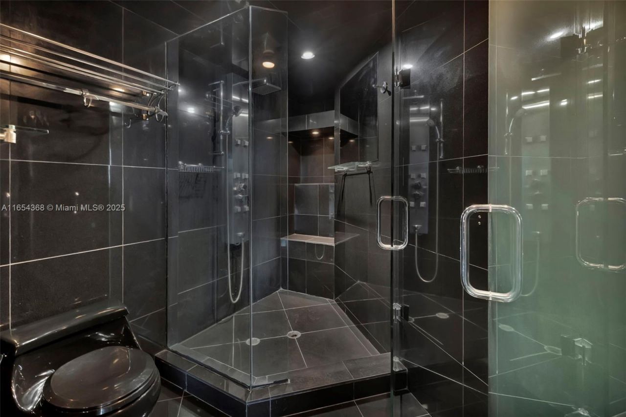 3370 Hidden Bay Dr, Unit 2708, Aventura, FL 33180 Photo