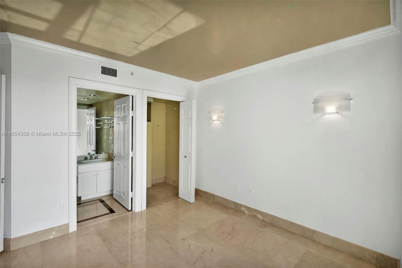 3370 Hidden Bay Dr, Unit 2708, Aventura, FL 33180 Photo