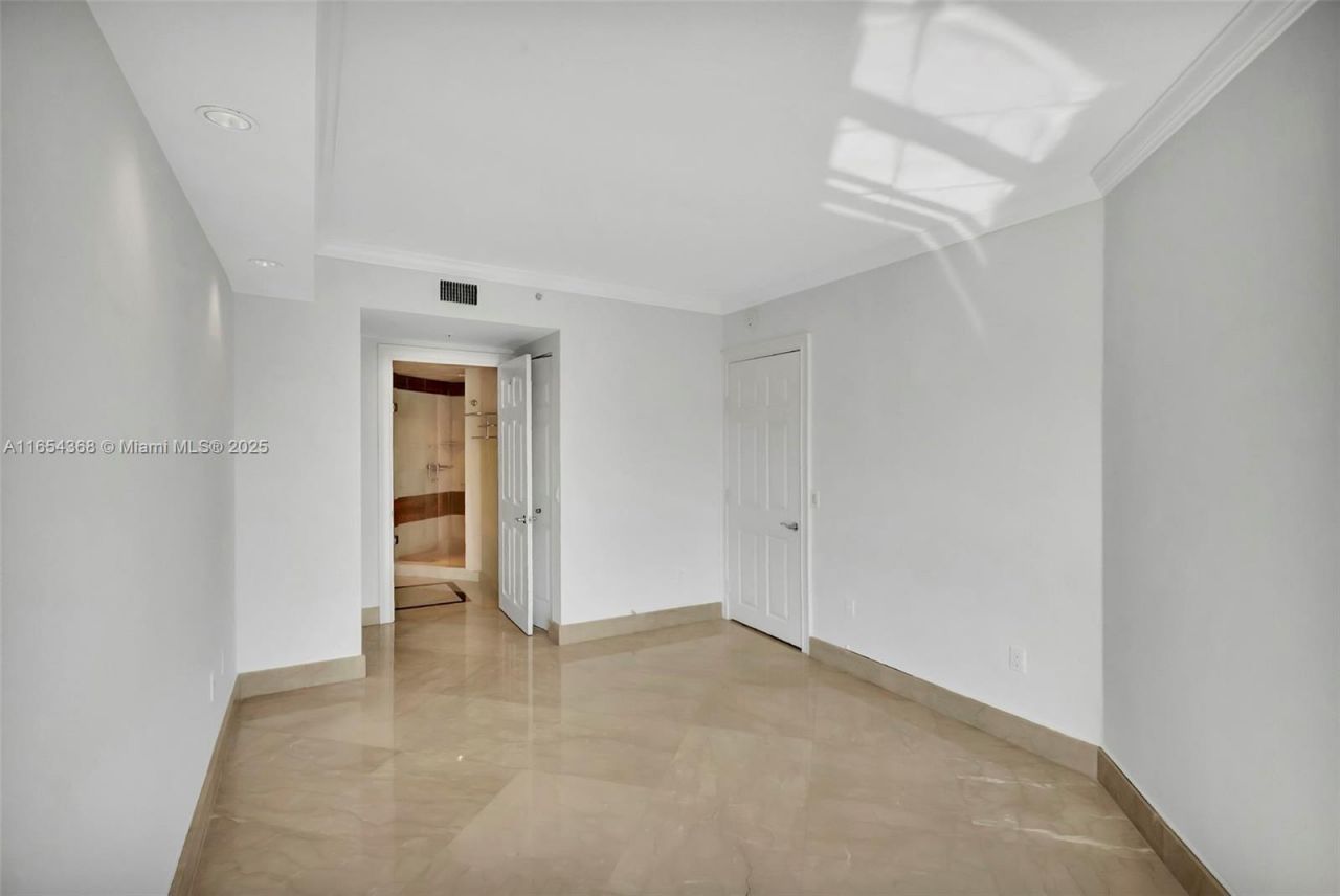 3370 Hidden Bay Dr, Unit 2708, Aventura, FL 33180 Photo