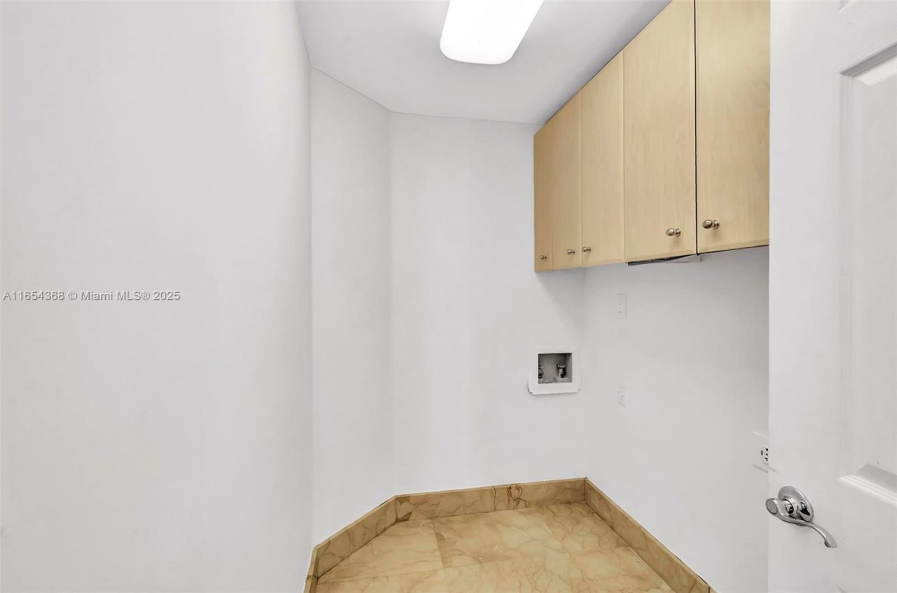 3370 Hidden Bay Dr, Unit 2708, Aventura, FL 33180 Photo