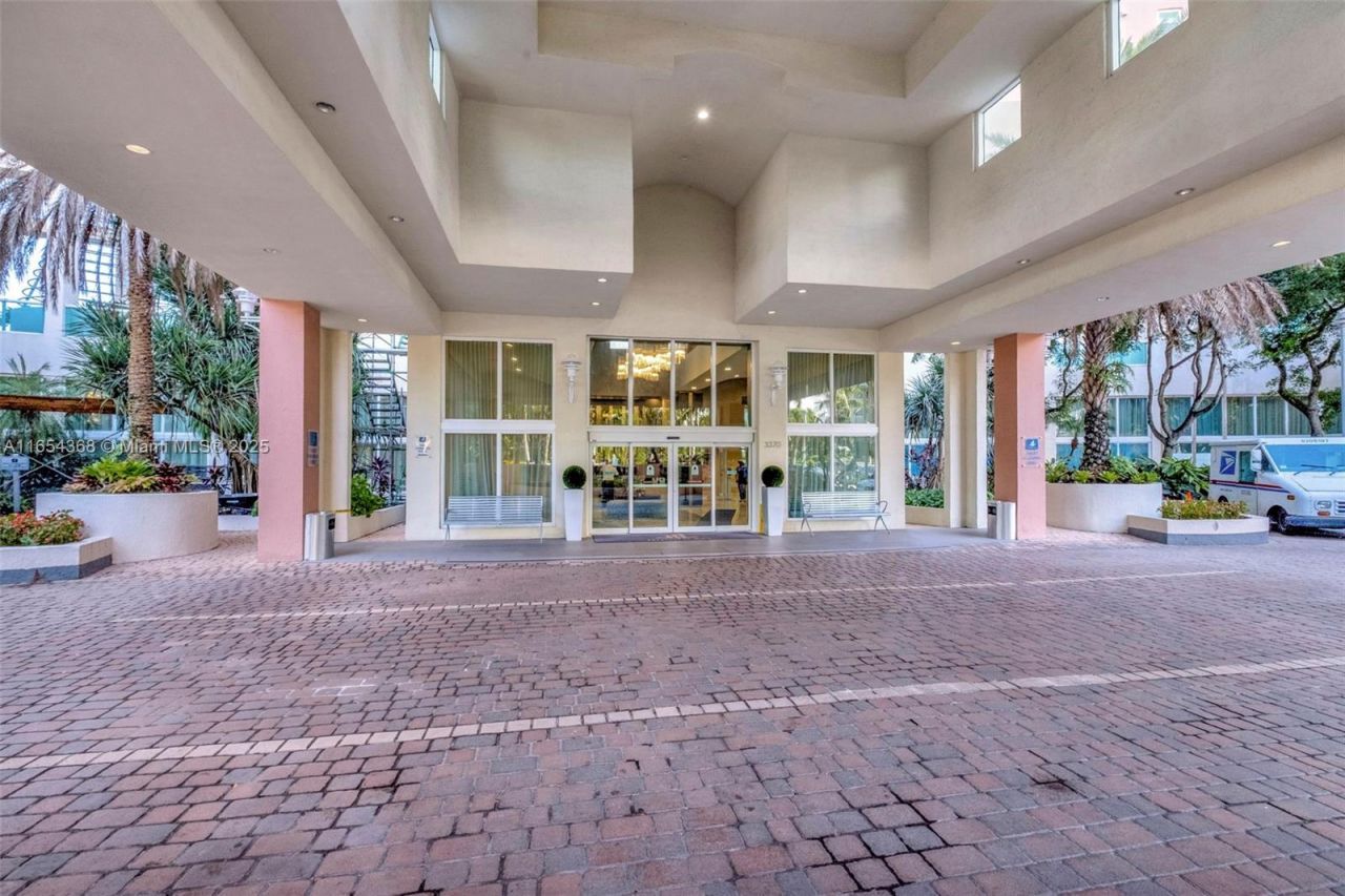 3370 Hidden Bay Dr, Unit 2708, Aventura, FL 33180 Photo