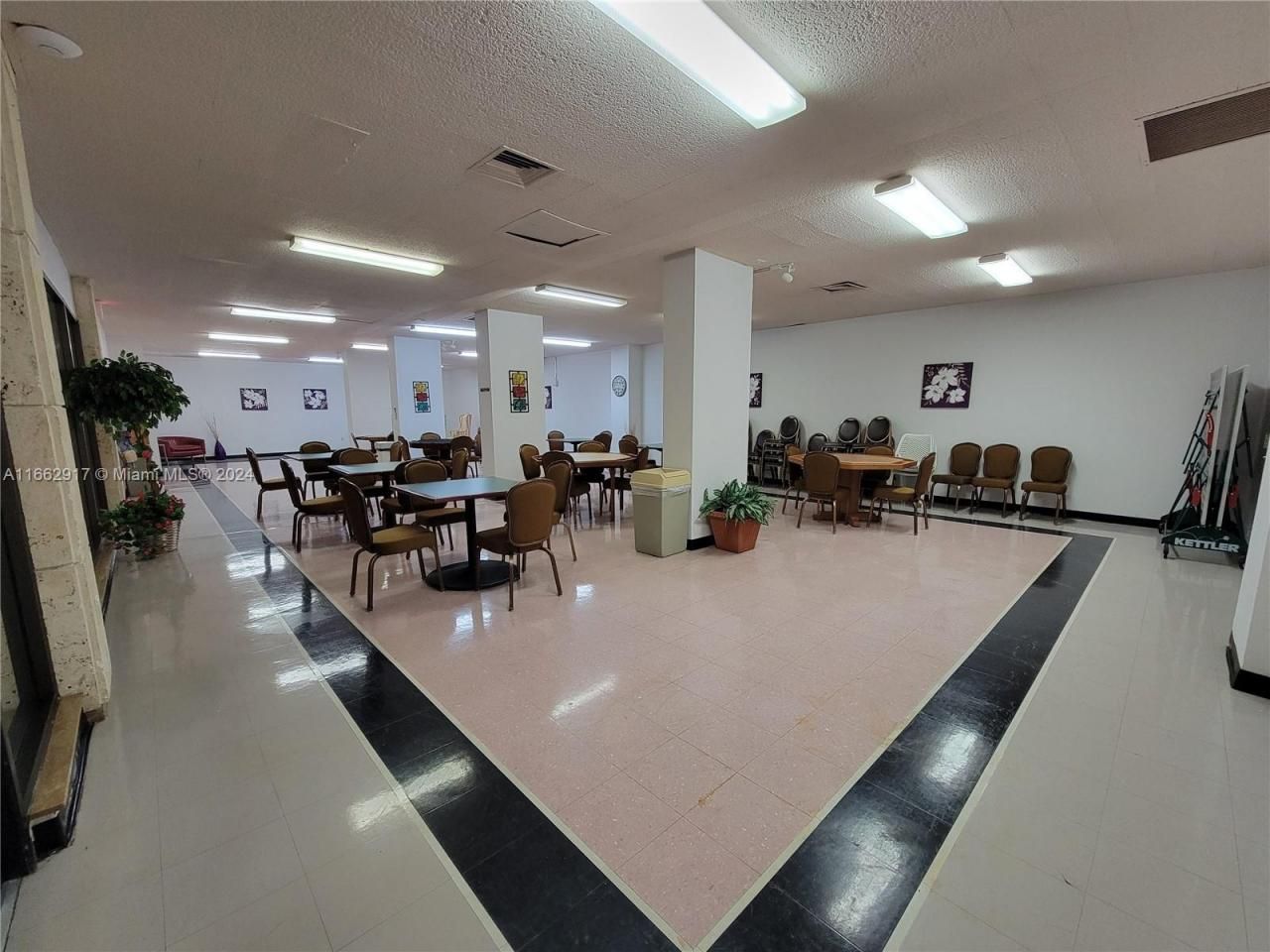 1980 S Ocean Dr, Unit 2C, Hallandale Beach, FL 33009 Photo