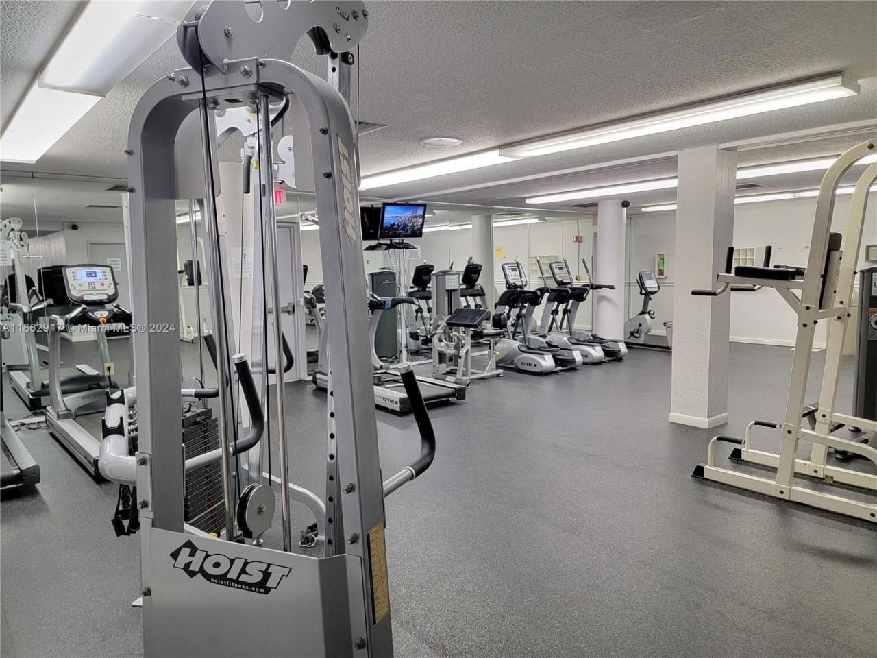 1980 S Ocean Dr, Unit 2C, Hallandale Beach, FL 33009 Photo