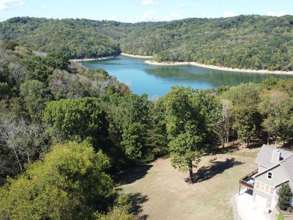 301 Highbridge Dr, Smithville, TN 37166