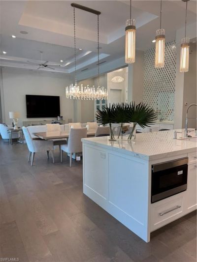 569 Neapolitan Way, Naples, FL 34103 Photo