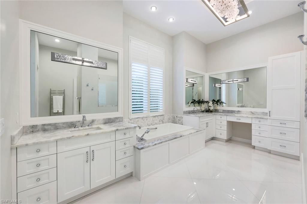 569 Neapolitan Way, Naples, FL 34103 Photo