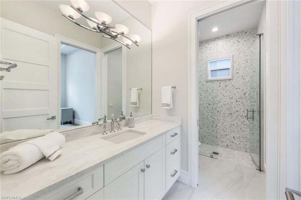 569 Neapolitan Way, Naples, FL 34103 Photo