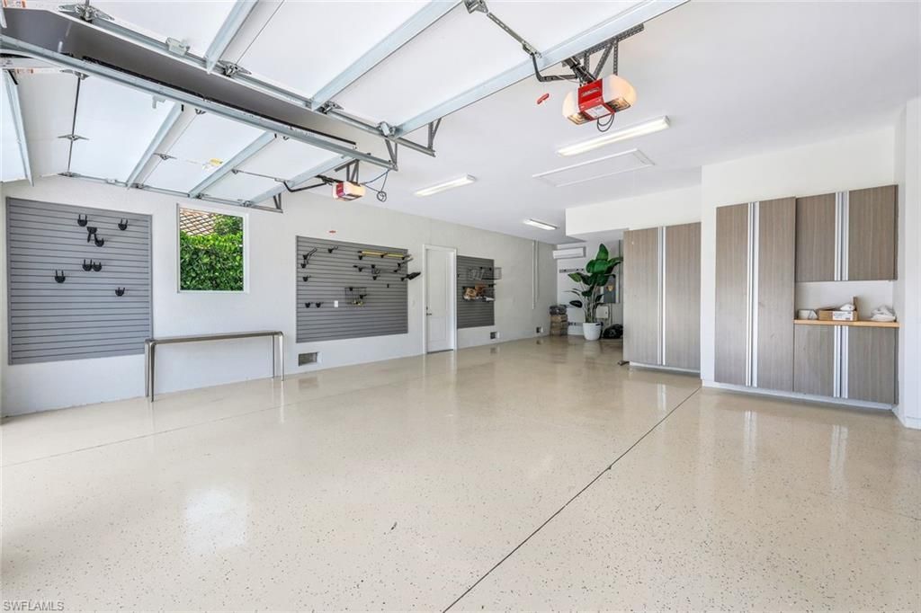 569 Neapolitan Way, Naples, FL 34103 Photo