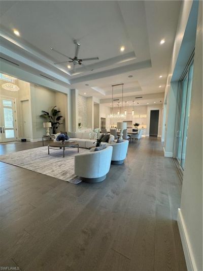 569 Neapolitan Way, Naples, FL 34103 Photo