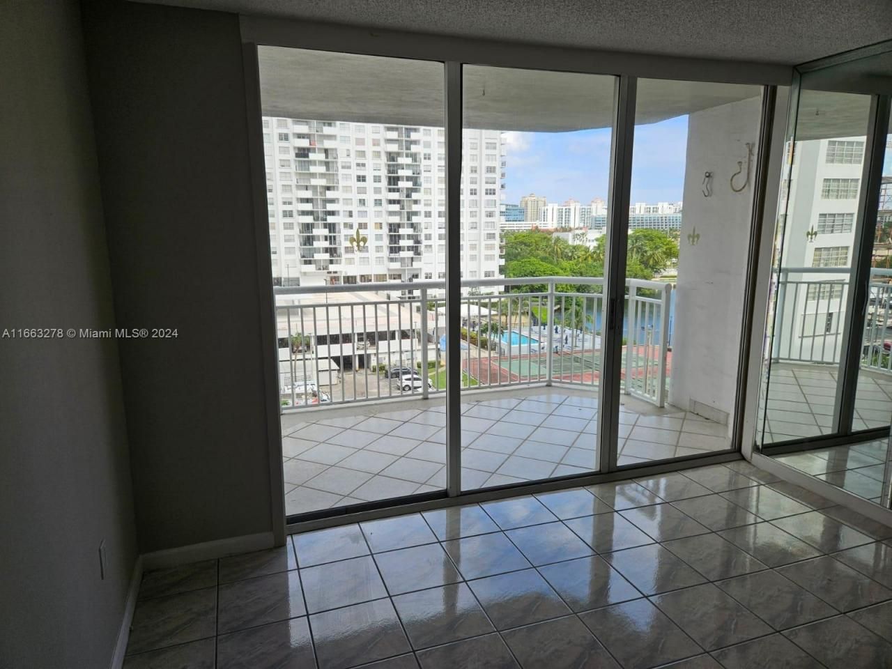 18061 Biscayne Blvd, Unit 702, Aventura, FL 33160 Photo