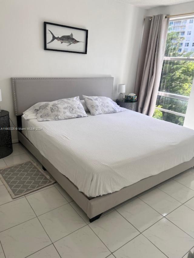 17570 Atlantic Blvd, Unit 401, Sunny Isles Beach, FL 33160 Photo