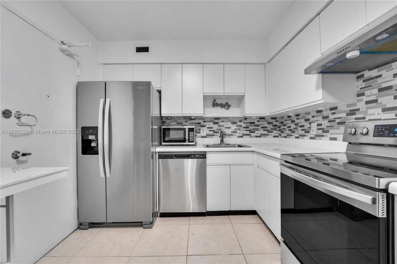 5151 Collins Ave, Unit 925, Miami Beach, FL 33140 Photo